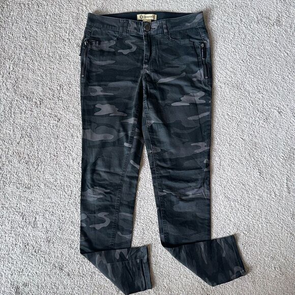 Democracy Women’s Ab Technology Camouflage Jegging Jeans! - Picture 2 of 12